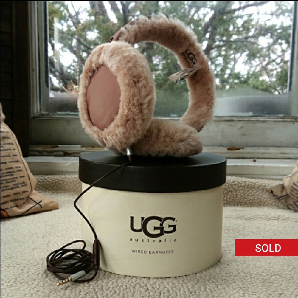 UGG "Classic Wired" Shearling Headphone Ea…